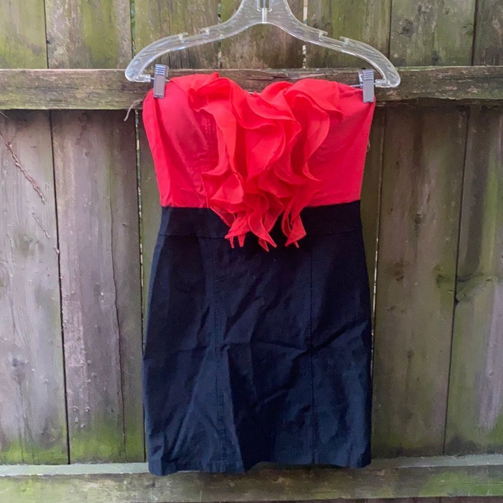 Body Central strapless Ruffle dress sz. M